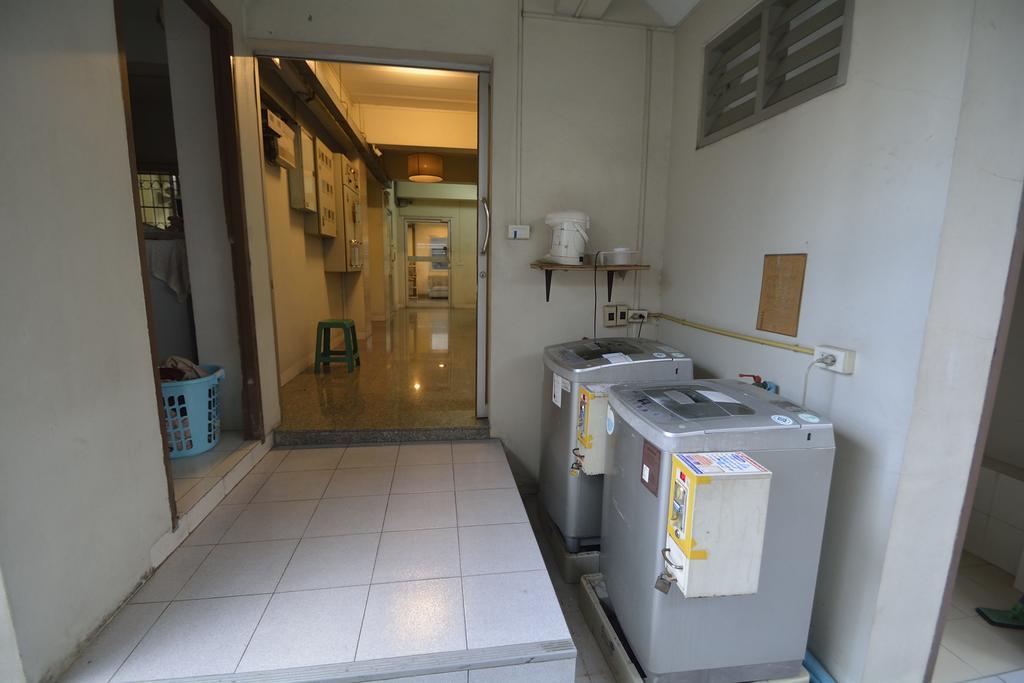 Modern Place Apartment Bangkok Exterior photo