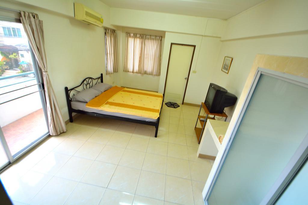 Modern Place Apartment Bangkok Room photo