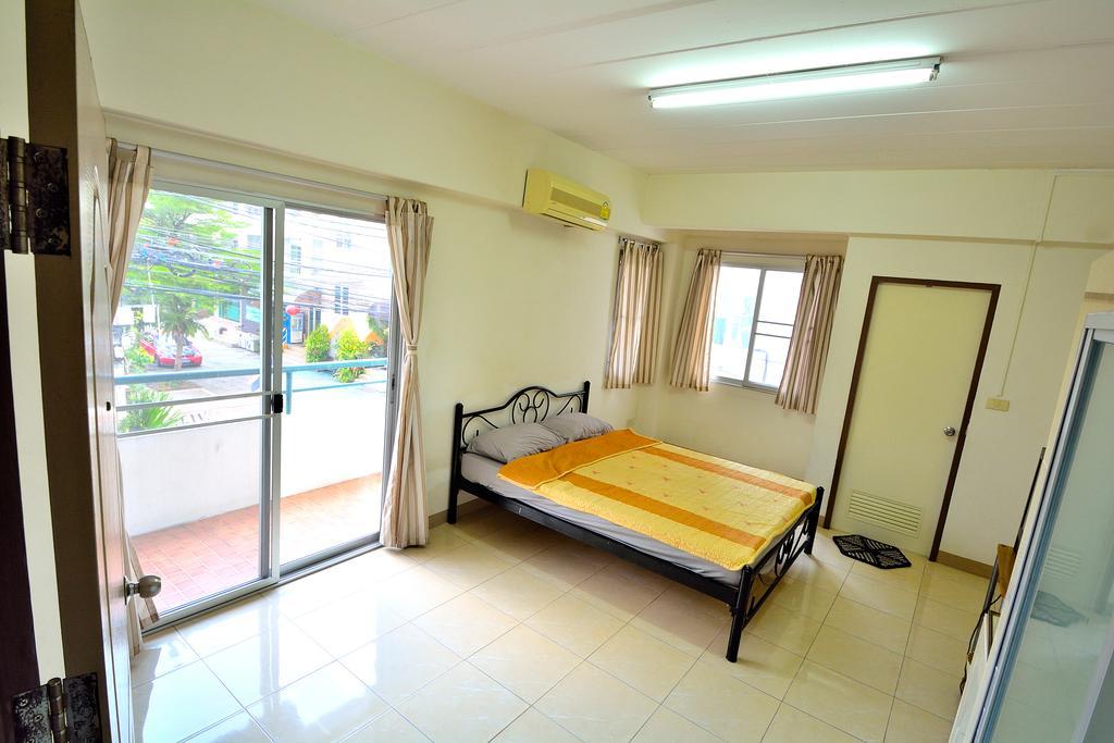 Modern Place Apartment Bangkok Room photo